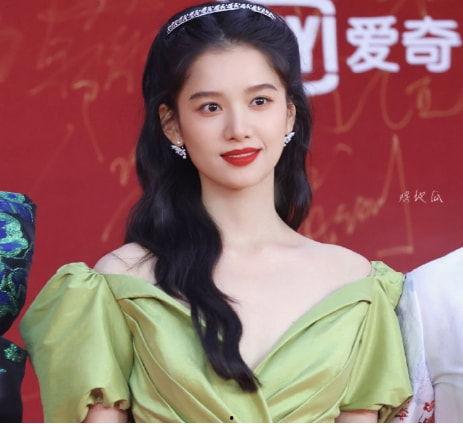 头牌大明星,璀璨星途，闪耀人生