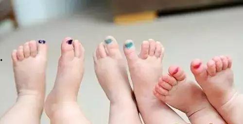 明星涂脚指甲油,时尚潮流新风向